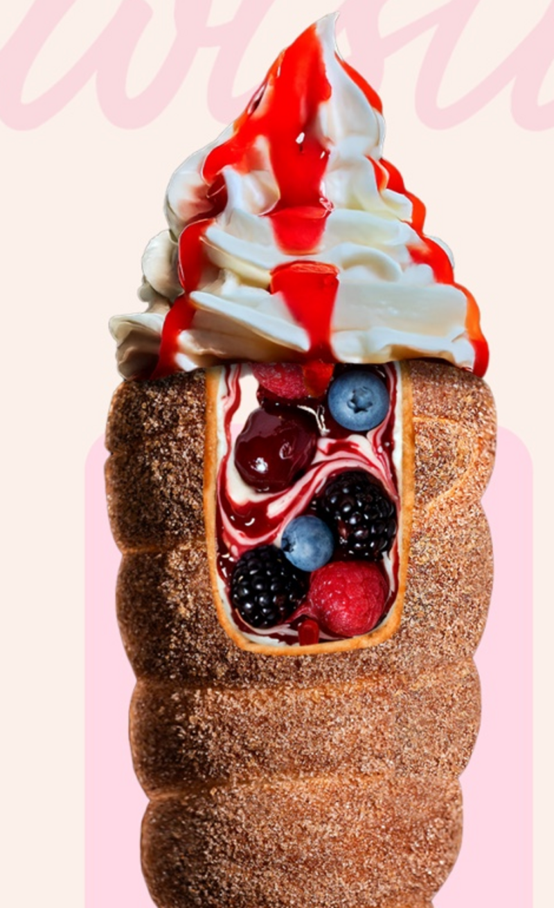Berry Cheese chimney cake